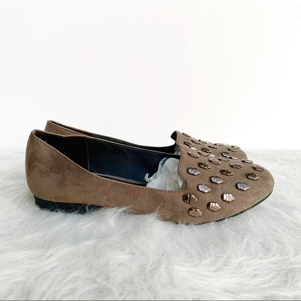ROCK & REPUBLIC Grey Skull Studded Flats Loafers 6 - Picture 4 of 13
